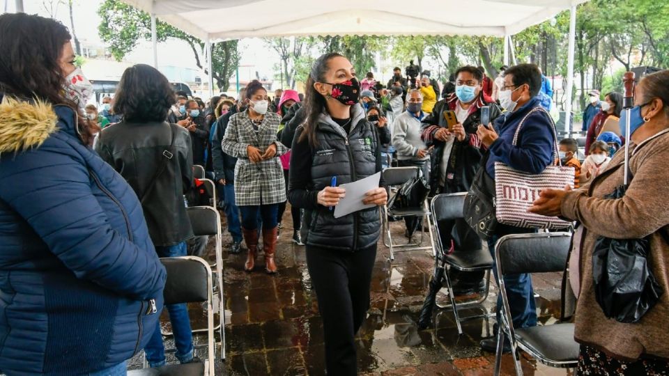 La jefa de Gobierno pidió a los jóvenes de entre 18 y 29 años a respetar el orden de la vacunación. Foto: Especial