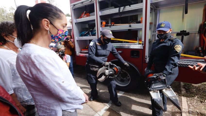 Claudia Sheinbaum anuncia aumento salarial para Bomberos en el 2022