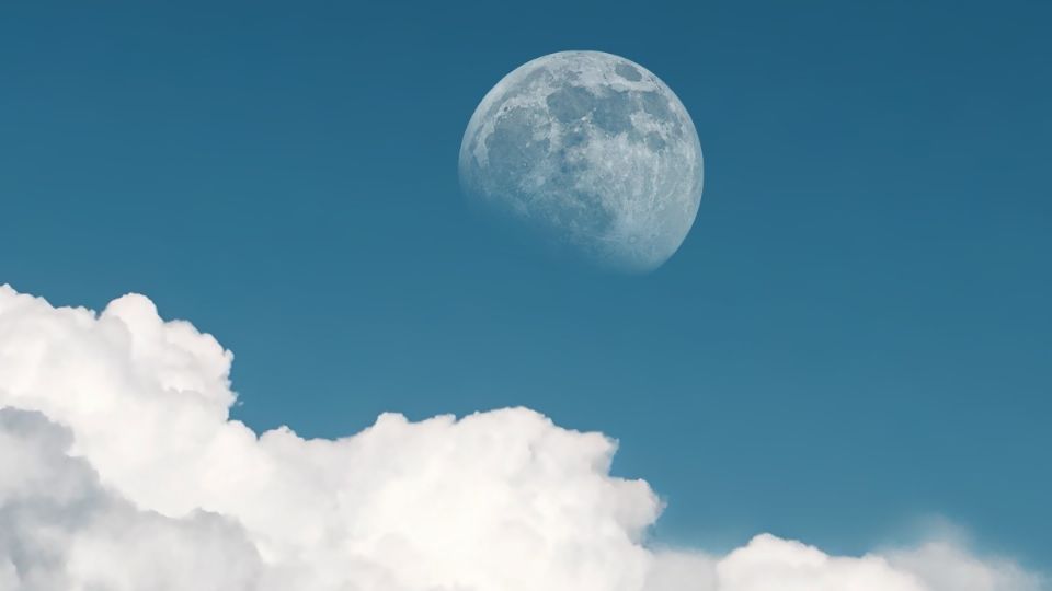 La Luna Azul aparecerá en el cielo este domingo 22 de agosto. Foto: Freepik