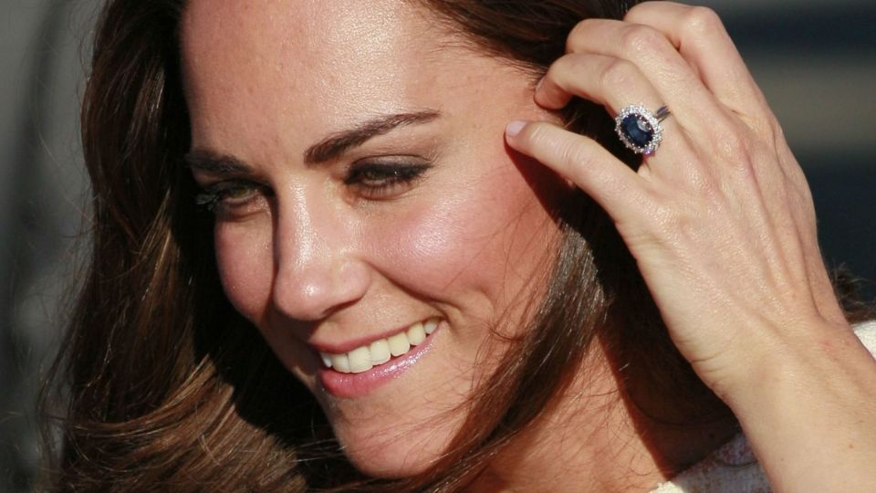 Kate Middleton con su famoso anillo de compromiso
FOTO: Especial