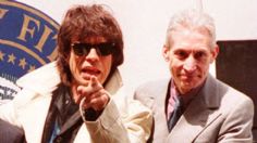 El día que Charlie Watts se puso su mejor traje inglés y golpeó a Mick Jagger