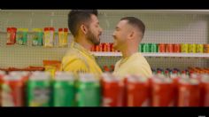 Banda El Recodo apuesta por la inclusión y muestra parejas LGBT en nuevo VIDEO