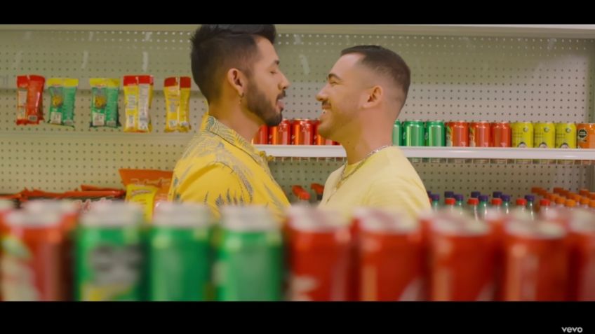 Banda El Recodo apuesta por la inclusión y muestra parejas LGBT en nuevo VIDEO