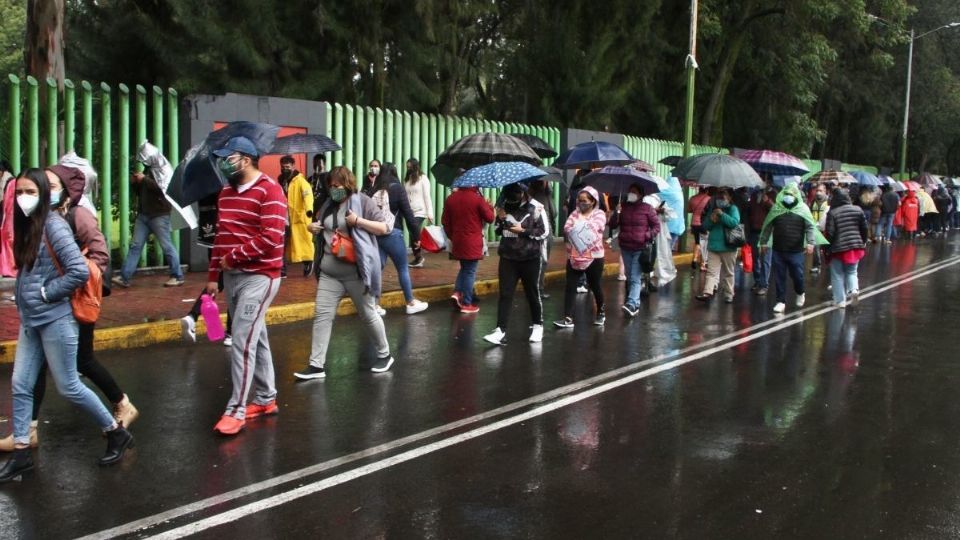 El proceso de vacunación en Xochimilco se convirtió en escenario de polémica. Foto: Cuartoscuro