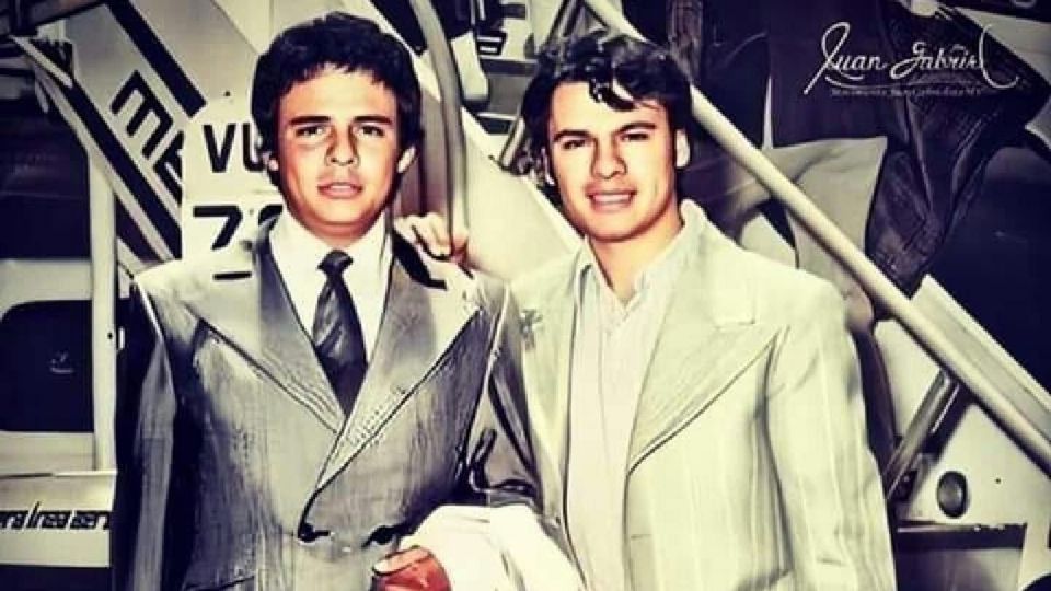 Juan Gabriel escribió 'Lo pasado, pasado' especialmente para José José. Foto: Especial