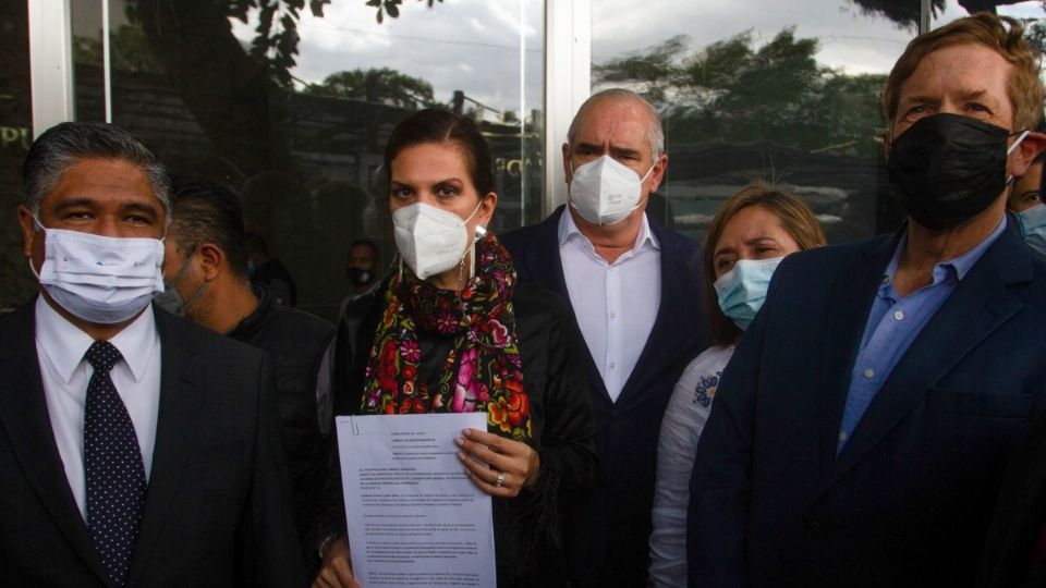 Senadores del PAN acudieron a la Fiscalía General de la República para exigir que se le entregue la carpeta de investigación al abogado de Ricardo Anaya, quien fue citado una audiencia virtual en el Reclusorio Norte. FOTO: CUARTOSCURO