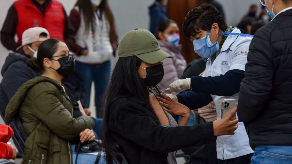 La inmunidad colectiva era una de las principales esperanzas para terminar con la pandemia por Covid-19.