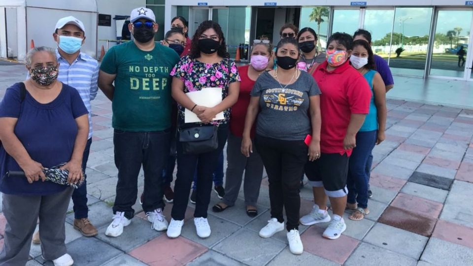 Los trabajadores protestaron frente a las oficinas de la Secretaría de Bienestar Social del Estado. Foto: Especial