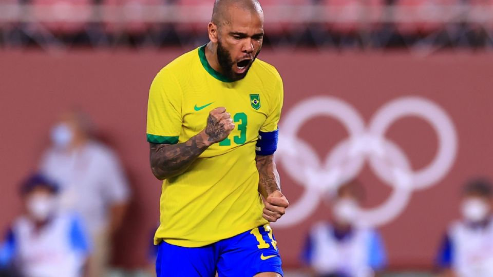 Dani Alves busca su título 42 como profesional Foto: MEXSPORT