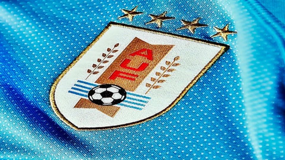 FIFA pide a Uruguay modificar su escudo | Internet.