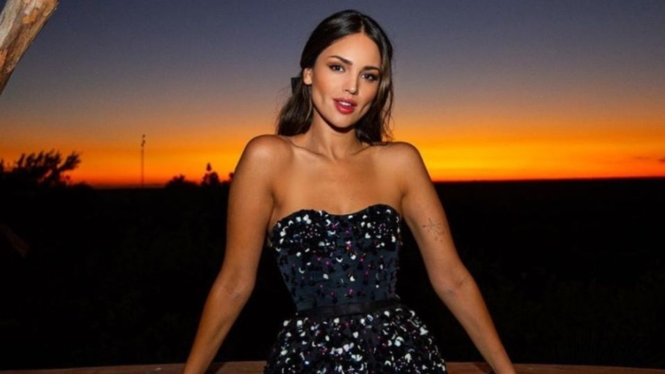 Eiza González arrasó en la alfombra roja con impactante pelo rubio platinado