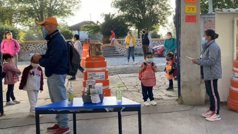 Ante el aumento de contagios se ha solicitado posponer las clases presenciales en la entidad. Foto: Twitter @VOMNoticias