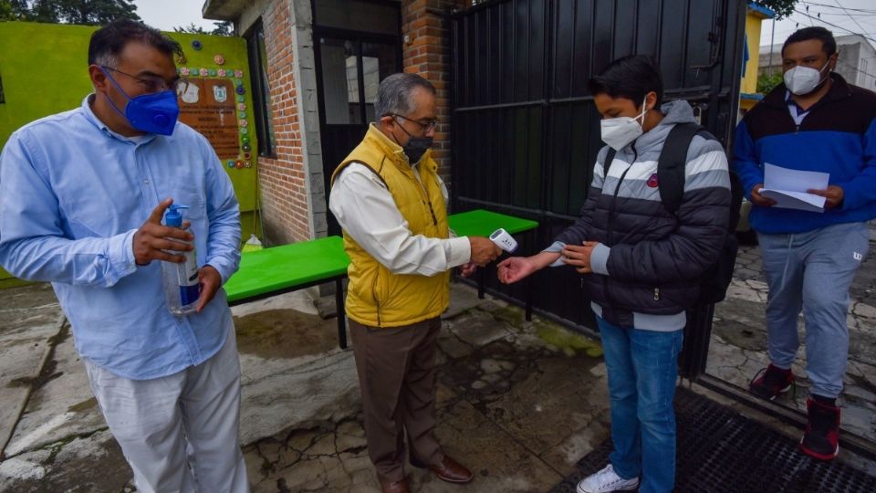 Las autoridades escolares garantizan un regreso a clases presenciales seguro. Foto: Cuartoscuro