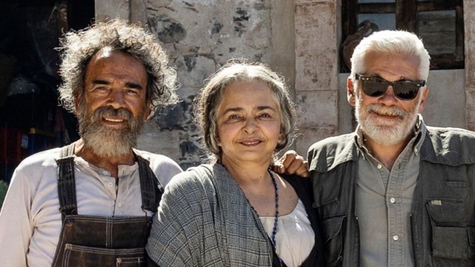 Damián Alcázar, Ana Martín y Luis Estrada. Foto: Netflix