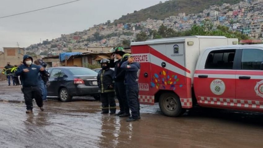 Tlalnepantla: Cuerpos de rescate localizan moto donde viajaba Ana Karen antes de ser arrastrada por la corriente