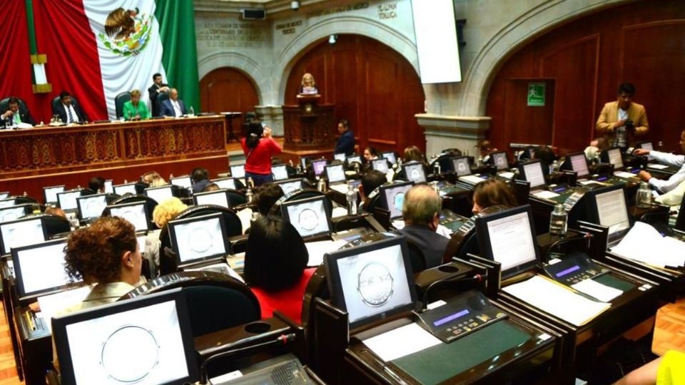 En la 61 Legislatura del Edomex hay 38 mujeres y 37 hombres. Foto:  Archivo