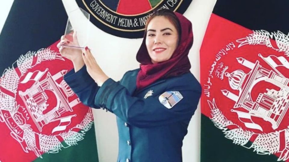 Gulafroz Ebtekar reveló que los talibanes la amenazan desde 2020 por defender a las mujeres y subir fotos a redes. Foto: IG Gulafroz Ebtekar