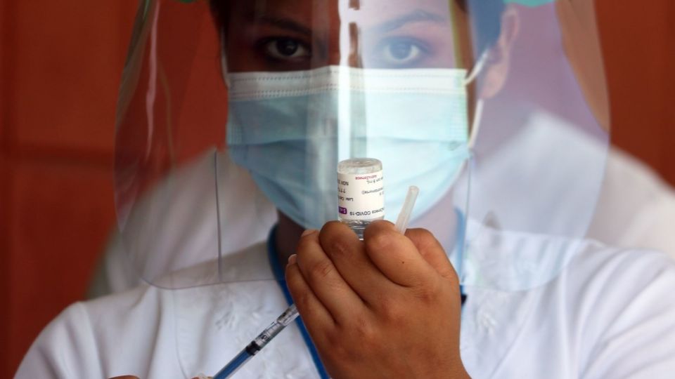 Las personas deben completar su registro para poder recibir la vacuna. Foto: Archivo | Cuartoscuro