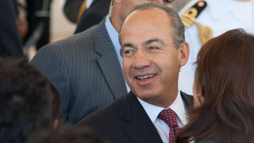 Felipe Calderón presume las medallas que delegación mexicana ganó en su sexenio