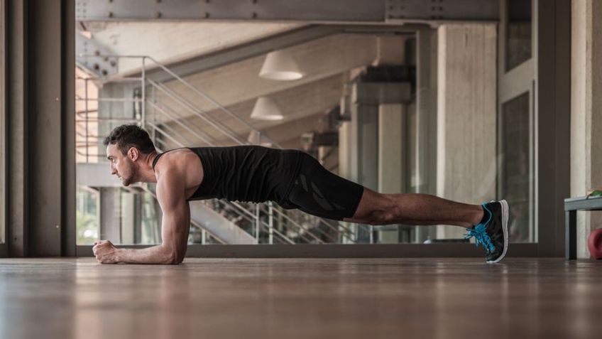 Abdomen de acero: Con esta variante de plancha tendrás los mejores abdominales