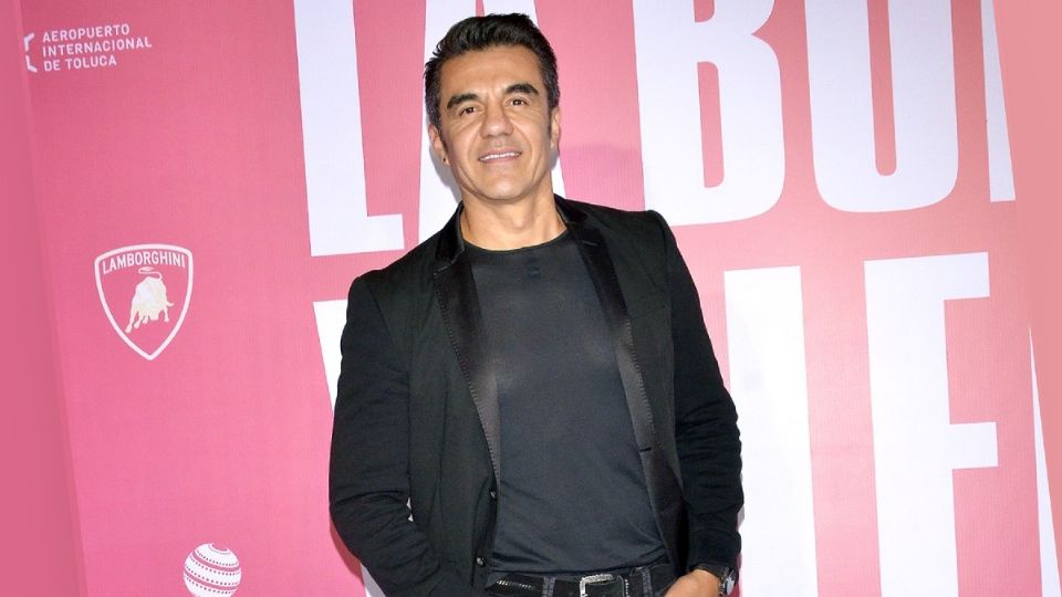 El comediante Adrián Uribe, de 48 años, se convirtió en papá por segunda ocasión hace tan sólo nueve meses. Foto: Especial