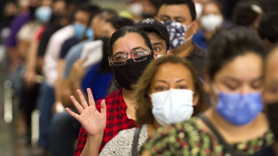 Las hospitalizaciones se redujeron en 54% de 287 en un promedio diario; ahora son 131 (Foto: Especial)