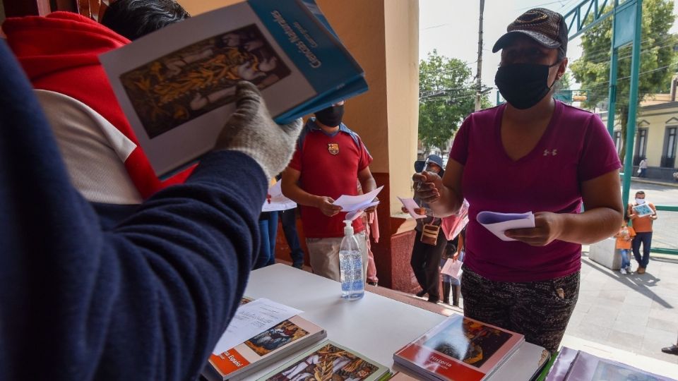 De acuerdo con lo que detalla la convocatoria, publicada en abril pasado, una vez concluida la labor los participantes obtendrían un diploma con valor curricular. FOTO: Cuartoscuro