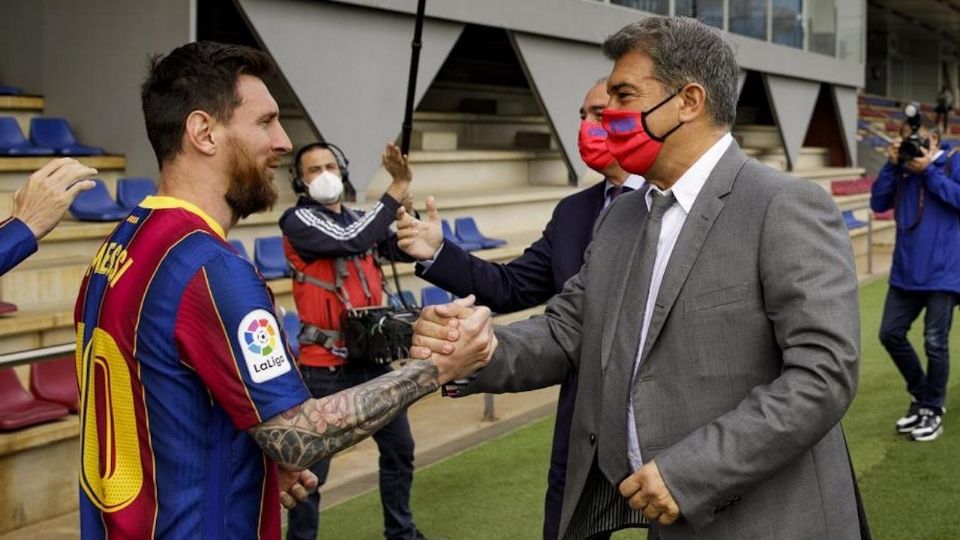 Barcelona perderá cientos de millones de dólares por la salida de Lio Messi 
FOTO: Twitter