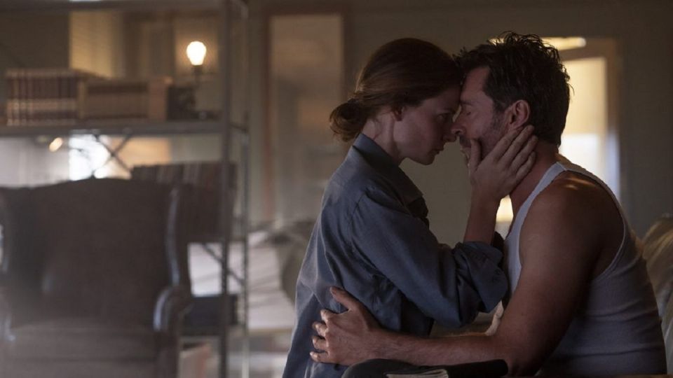 Hugh Jackman y Rebeca Ferguson protagonizan 'Reminiscencia', que se estrenará en México el 19 de agosto. Foto: Especial