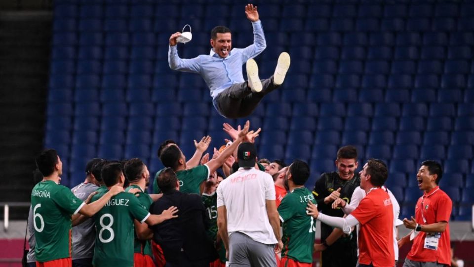 Jaime Lozano se despide como director técnico de México con una medalla de bronce. Foto: AFP