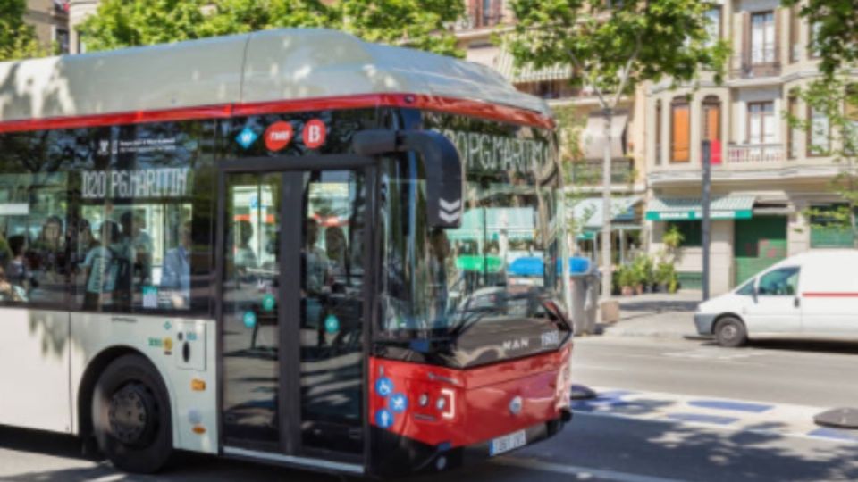 El conductor le impidió a la joven que abordara el autobús debido a que iba 'muy escotada'. Foto: iStock