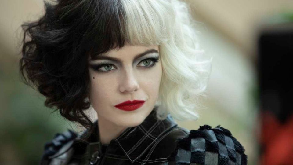 La actriz Emma Stone representada como Cruella de Vil