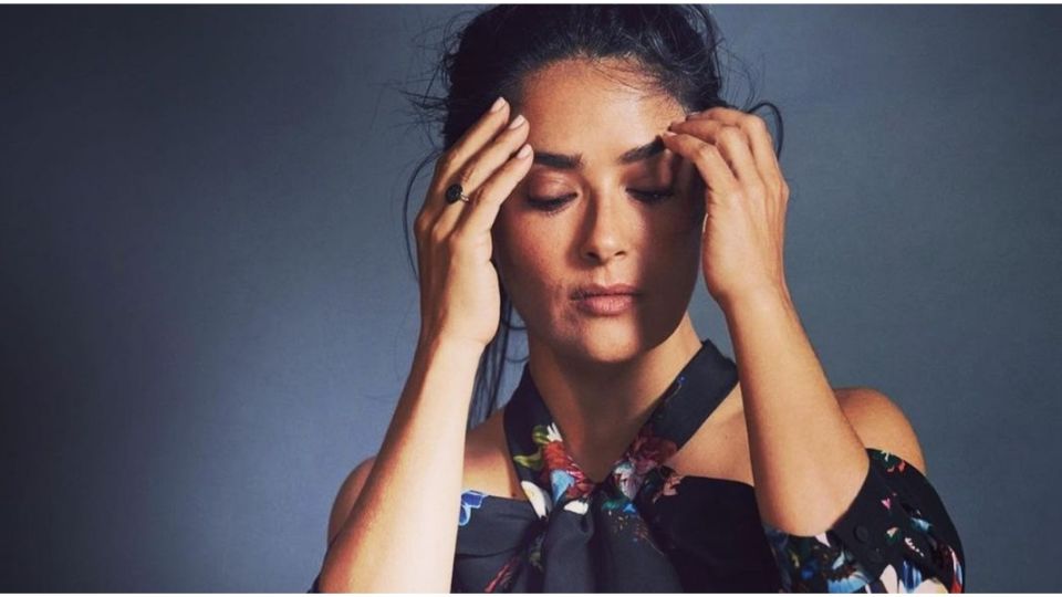 Salma Hayek presente un look formal ideal para mayores de 50 (Foto: Instagram@salmahayek)