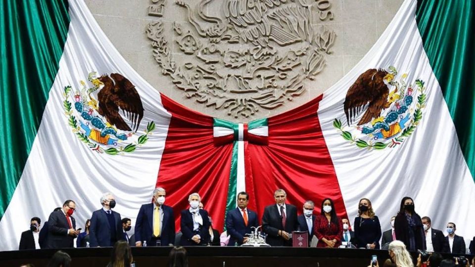 Diputados aprueban votar a distancia reformas constitucionales en Semáforo rojo (Foto: Cuartoscuro)