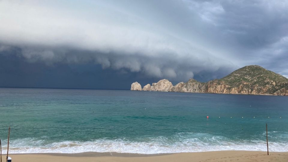 El huracán tocó tierra este jueves. Foto: MetMex