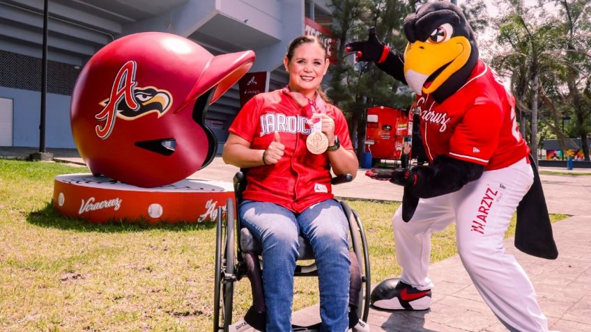 Nely Miranda comparte su "medalla de vida" con El Águila de Veracruz