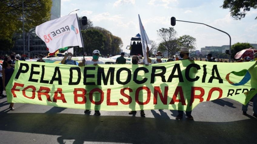 Cientos salen a las calles en Brasil para manifestarse en contra del presidente Jair Bolsonaro