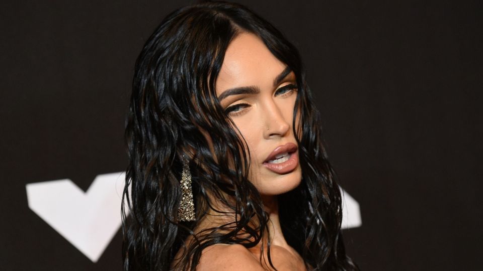 Megan Fox lució figura de infarto con deslumbrante vestido transparente. Foto: AP