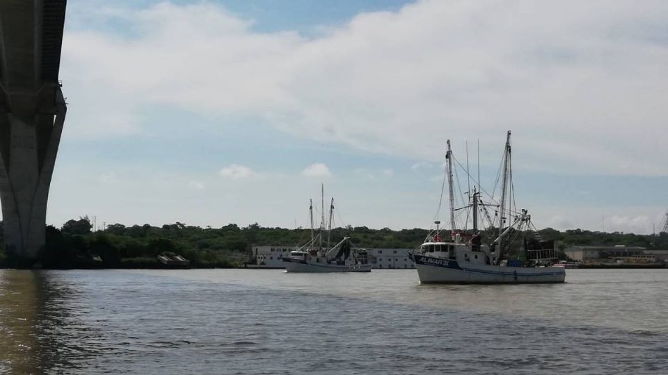 Barcos de Tampico salen a aguas del Golfo de México tras fin de veda del camarón (Foto: Especial)