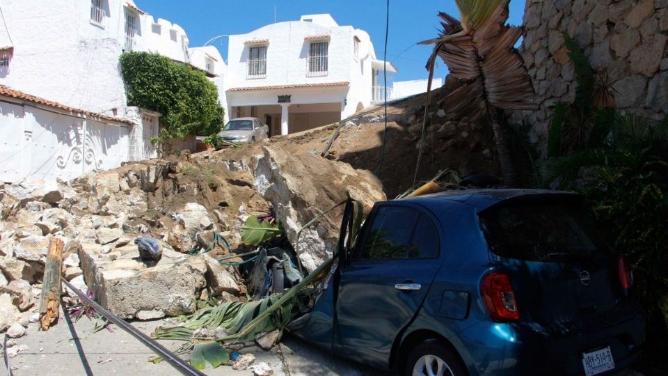 El Gobernador de Guerrero, Héctor Astudillo Flores, indicó este martes que debido al siniestro, hay al menos 15 mil personas damnificadas en esta entidad. FOTO: Cuartoscuro