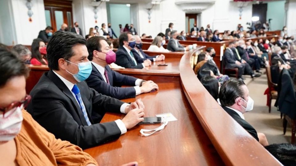 El director del IMSS brindo su apoyo a la jefa de gobierno. FOTO: ESPECIAL