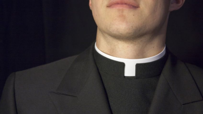 Cae sacerdote que organizaba fiestas con drogas y orgías; también se le investiga de robarle a su iglesia