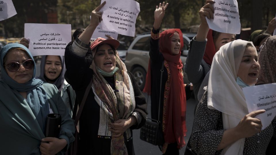 Mujeres afganas marcharon para reclamar sus derechos