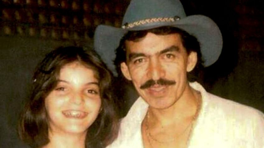 #TBT: Así lucía de niña Ana Bárbara; reviven FOTO junto a Joan Sebastian y luce irreconocible