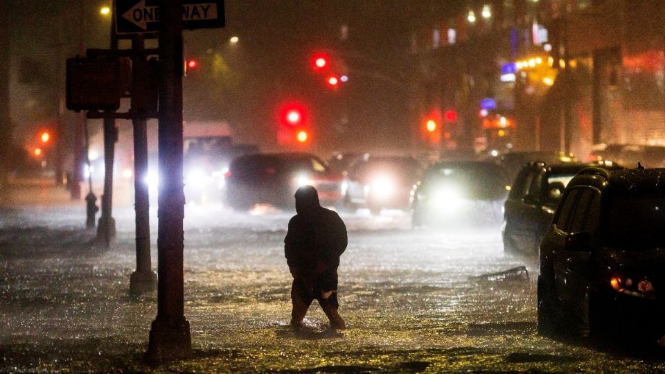 Las intensas lluvias provocaron el desbordamiento del Río Santiago