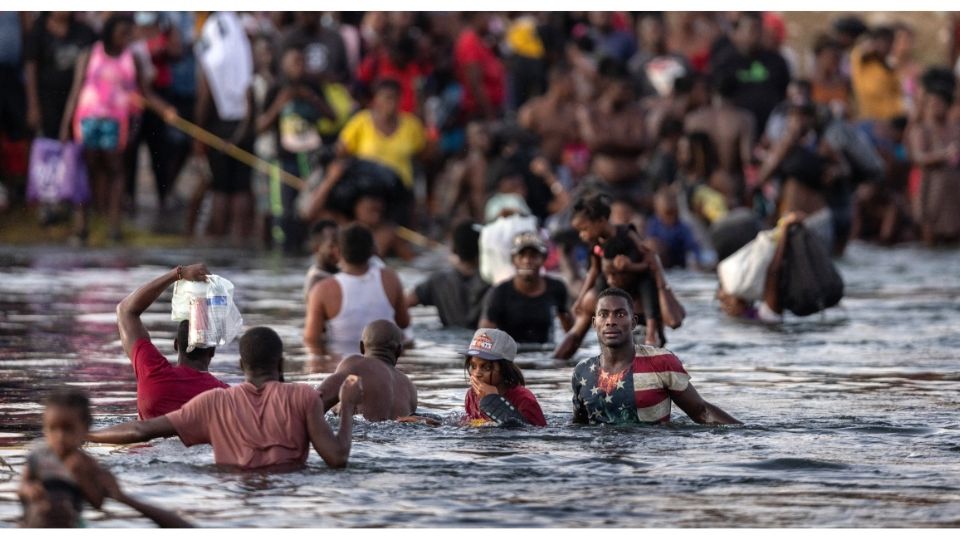 La mayoría de los migrantes arriesga su vida para llegar a EU. Foto: Especial.