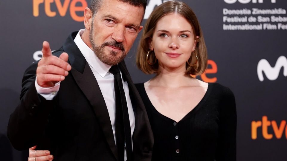 Antonio paseó por la alfombra roja junto a su hija Stella