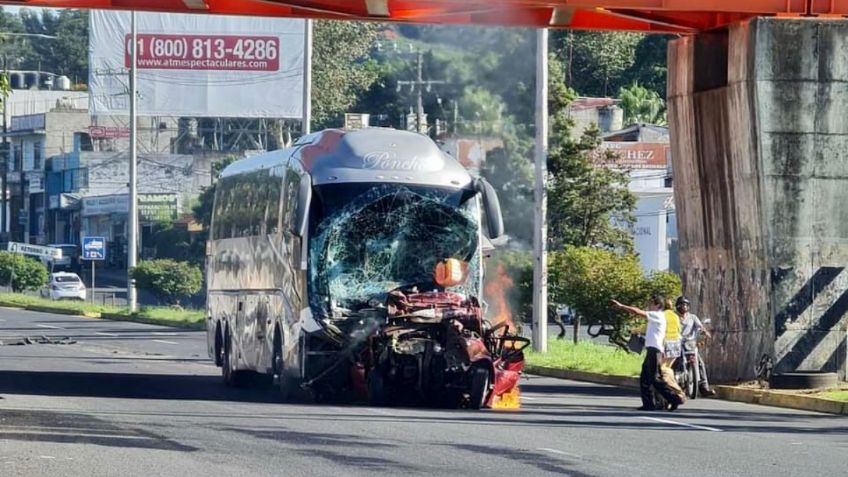 Aparatoso accidente deja 3 muertos y 14 heridos en bulevar Xalapa-Banderilla | VIDEO