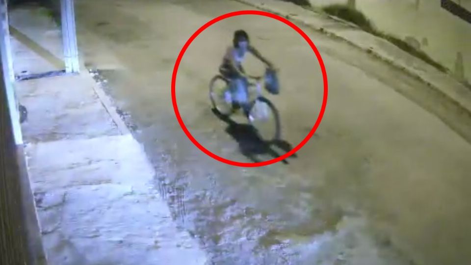 Mujer en bicicleta agredida sexualmente. Foto: Especial