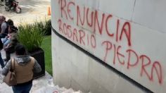 Feministas toman sede de la CNDH; exigen la renuncia de Rosario Piedra